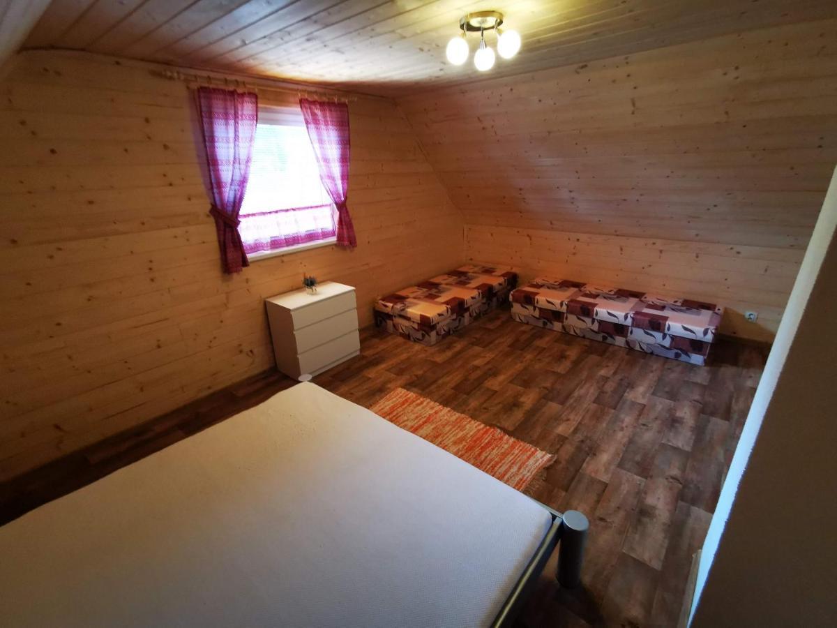 Chata Baska Na Liptove S Vlastnym Dvorom Liptovsky Mikulas Bagian luar foto